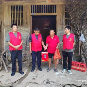 8月份南山协会走访失独老人活动