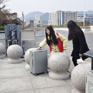 02.04玉山南站暖冬行动春运活动