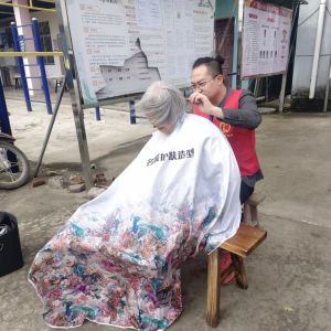 2025.11.10岩瑞大园地村“情暖银龄”主题活动，帮老人 ...