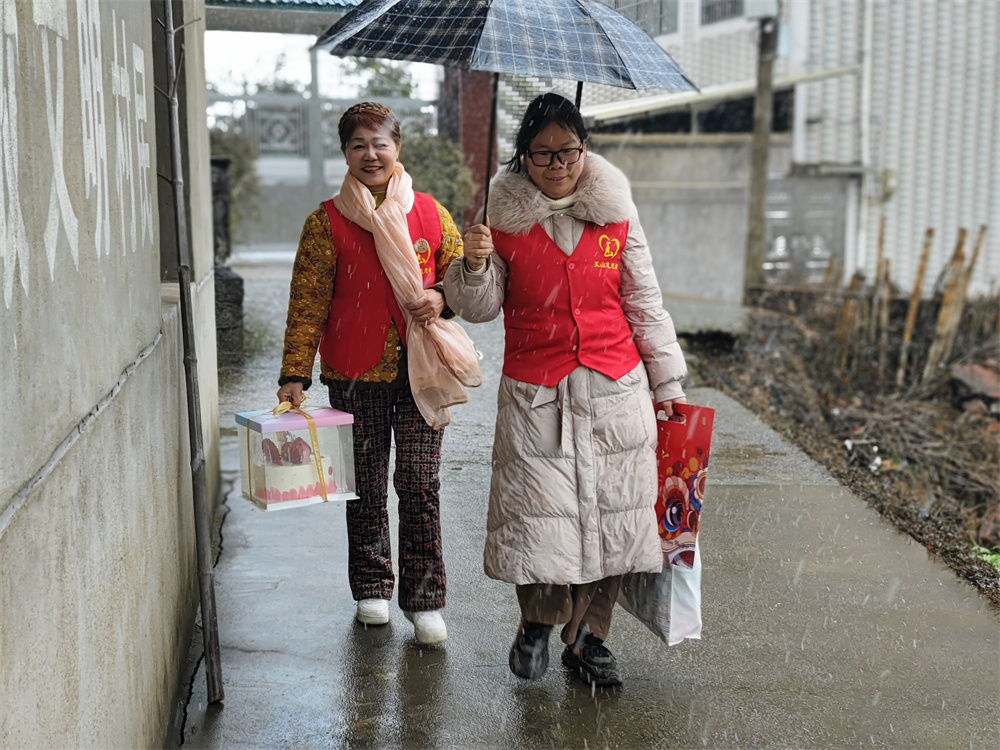 1月22日为仙岩失独老人姜秋仙庆生 (25).jpg