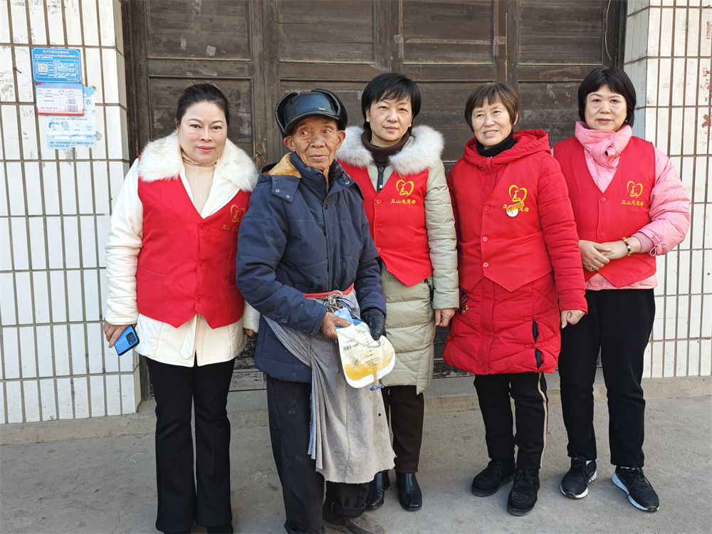 1月走访走访横街失独老人吴旺国 (1).jpg