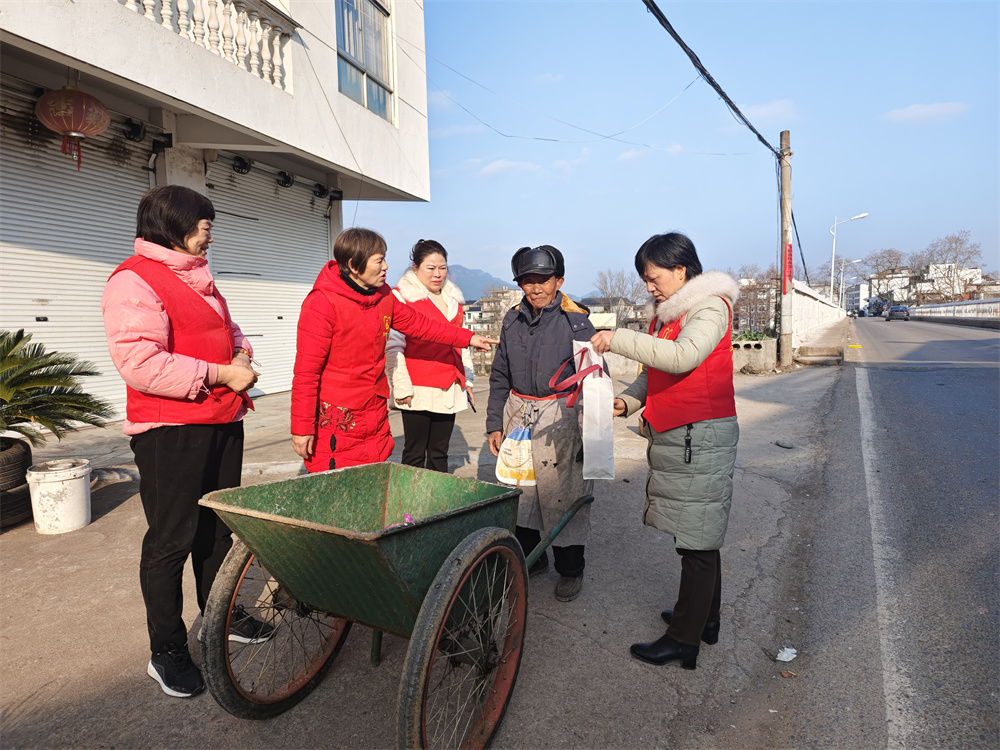 1月走访走访横街失独老人吴旺国 (4).jpg