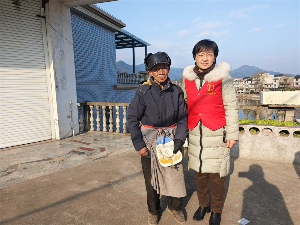 2月走访横街失独老人吴旺国 (5).jpg