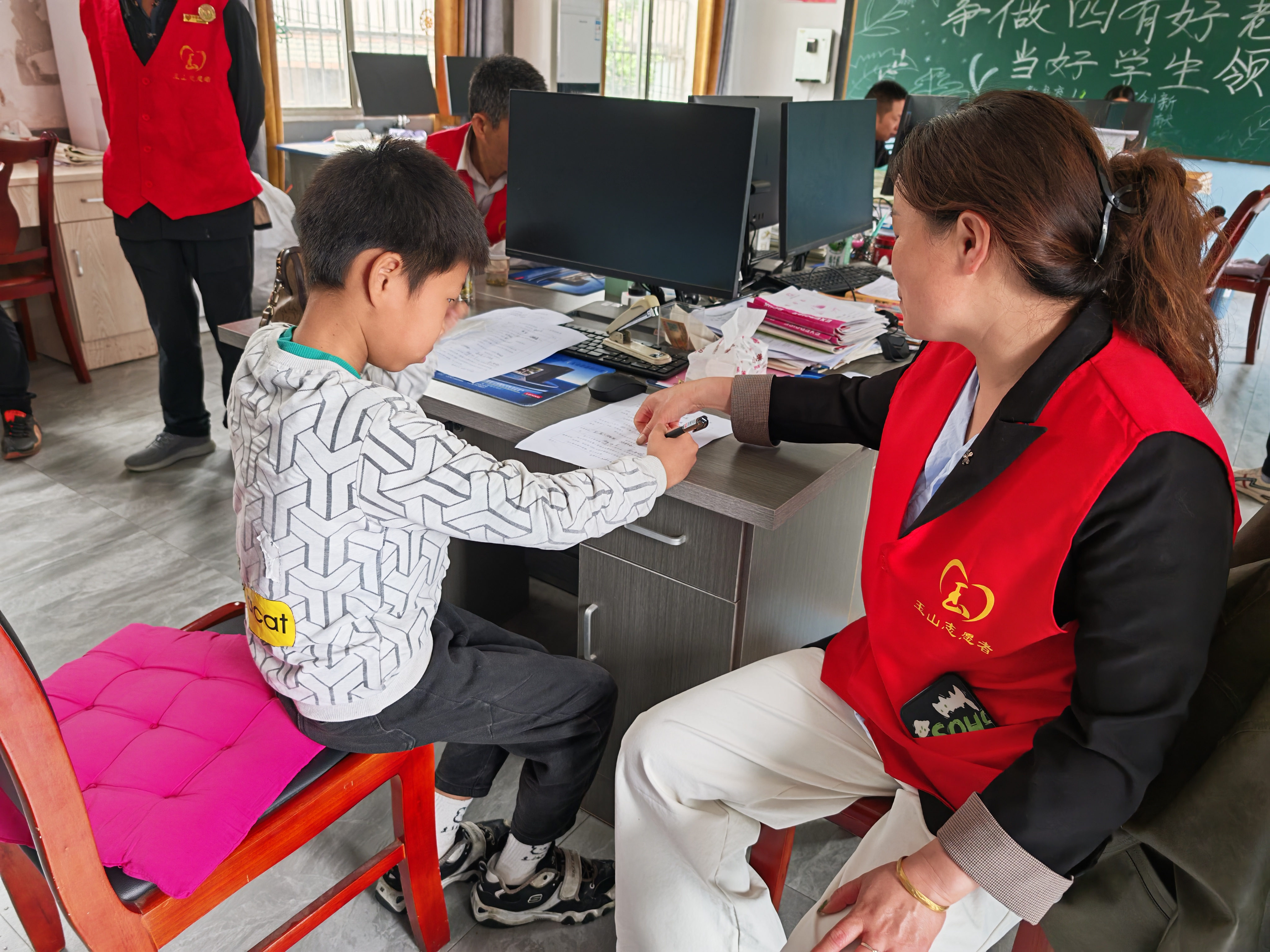 周胡庆1.jpg